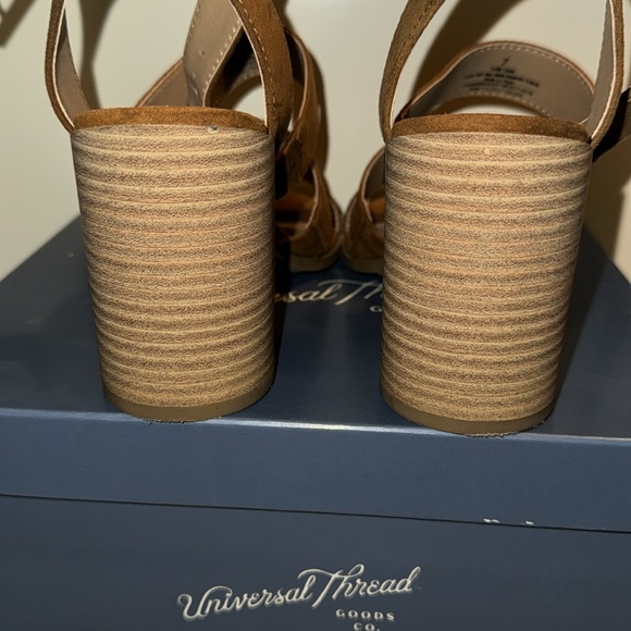 Target Universal Thread Shoes - Picture 4 of 9